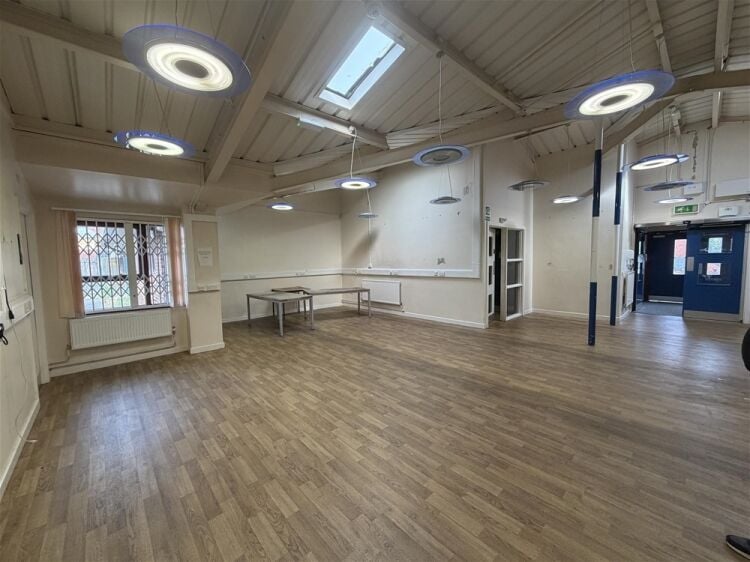 Vacant Unit For Sale in Leeds