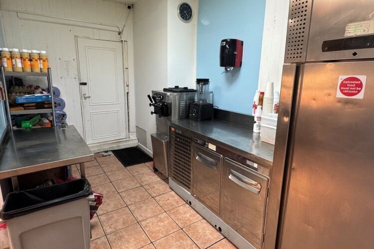 Popular Takeaway - Bournemouth Photo 5