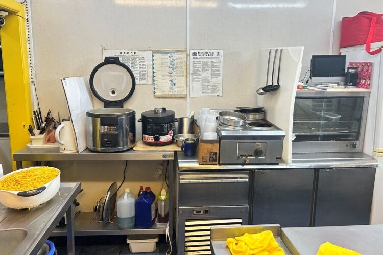Established Chinese Takeaway - Southbourne Photo 5