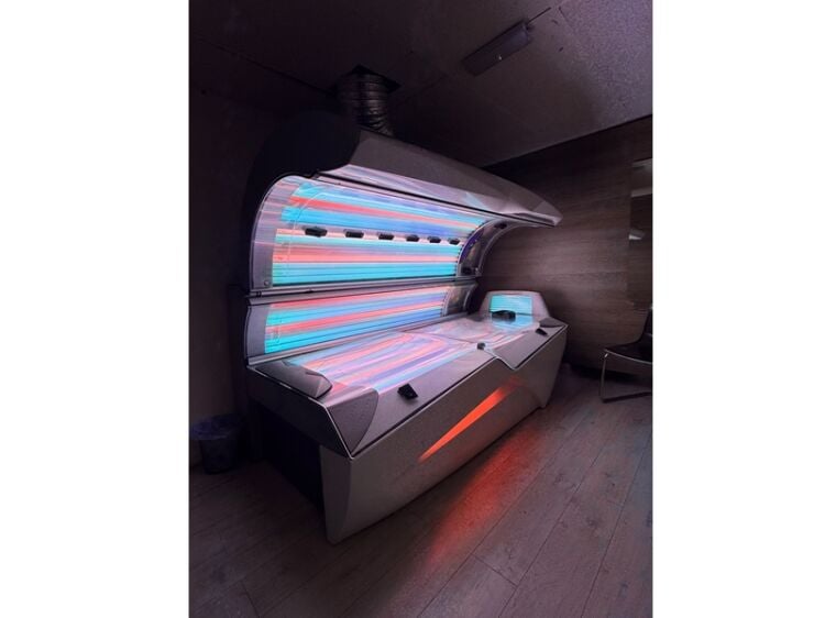 Glow Big, Dream Bigger – Premium Tanning Salon Photo 5