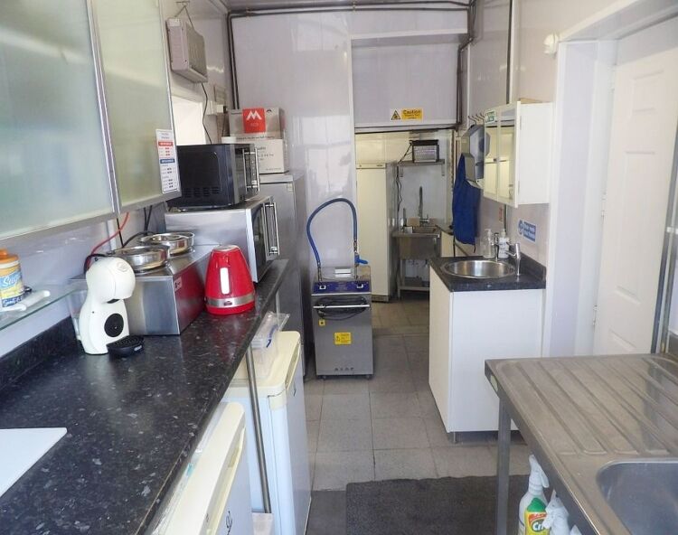 Refurbished detached freehold fish & chip shop trading about 20 hours weekly Photo 5