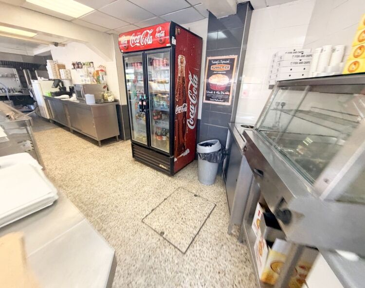 High turnover freehold fish & chip/hot food shop with large 3 bedroom flat Photo 5