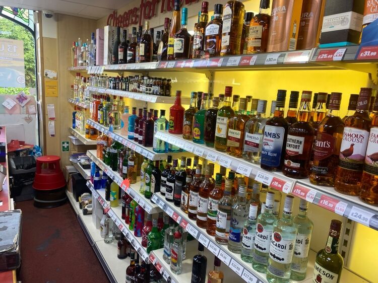 BARGIN BOOZE IN DELIGHTFUL LAKE DISTRICT TOWN Photo 5