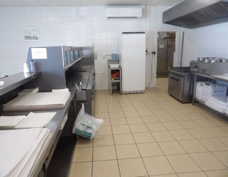 Well established fish & chip shop trading over 5 days weekly with no deliveries in north east Lincolshire