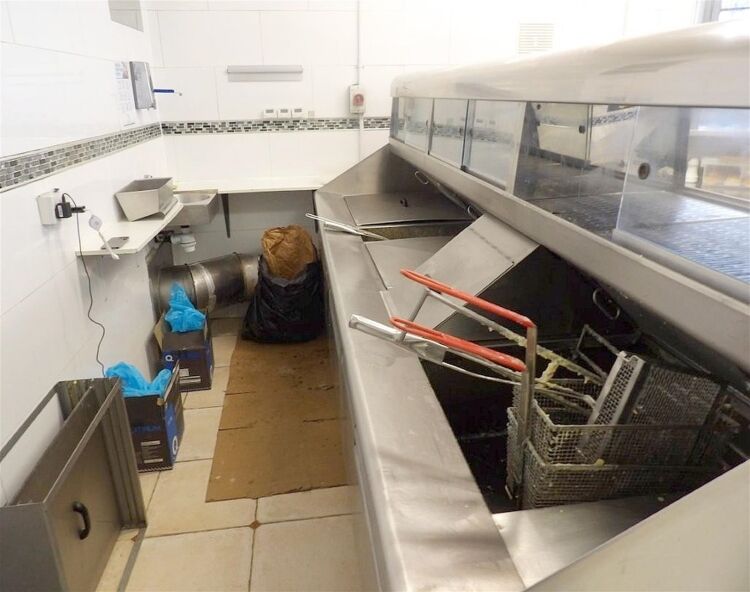 Staff-run fish & chip shop, affluent north Leeds suburb Photo 5