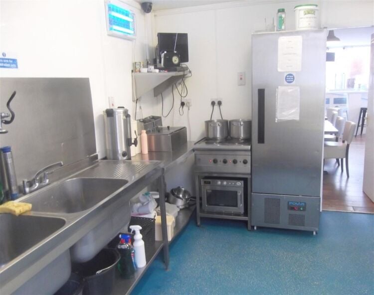 Established fish & chip takeaway, busy York student area Photo 5