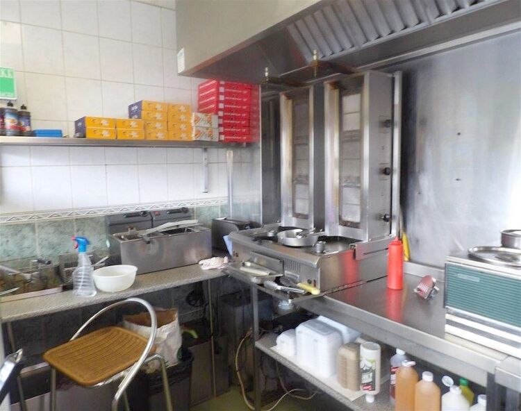Long-established hot food takeaway with 4-bed flat, Sheffield Photo 5