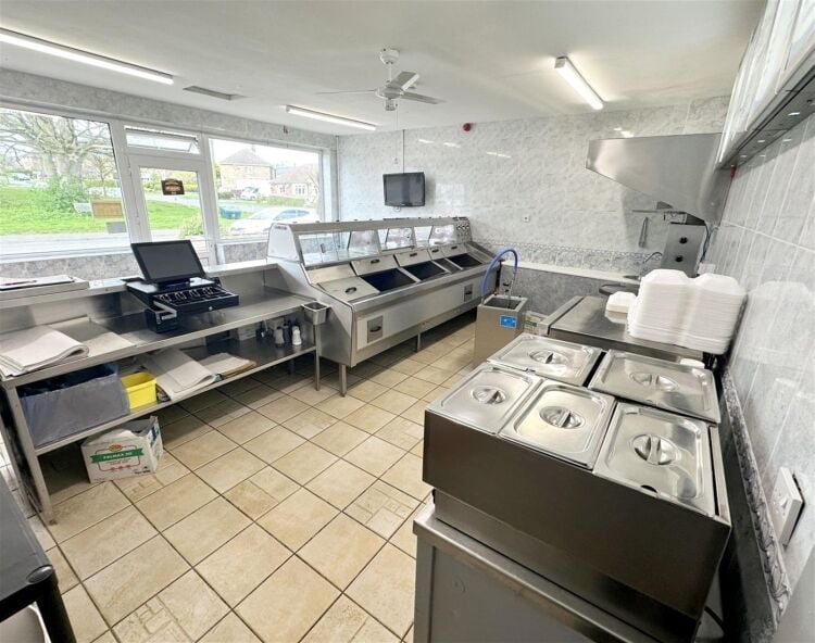 Detached freehold fish & chip shop with three-bedroom home, Lincolnshire village Photo 5