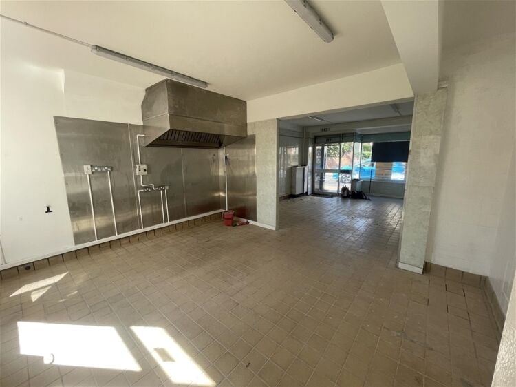 Versatile Retail Premises For Sale/ To let in Exmouth For Sale in Exmouth Photo 5