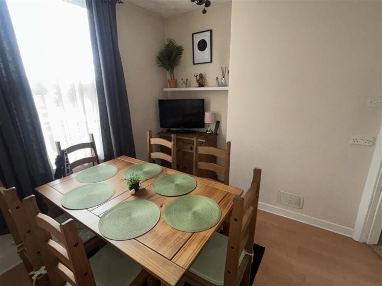 Investment Property For Sale in Wakefield Photo 5