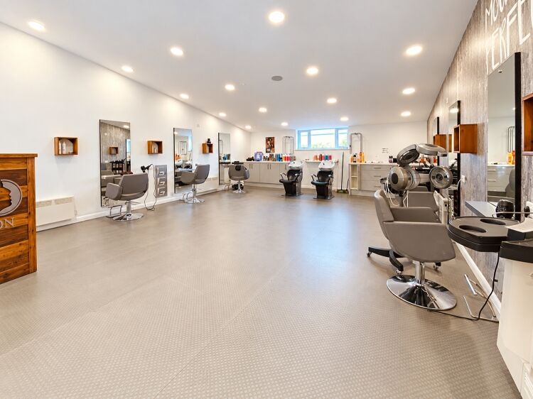 Versatile Commercial Premises To-Let  Located In Retford, Nottinghamshire