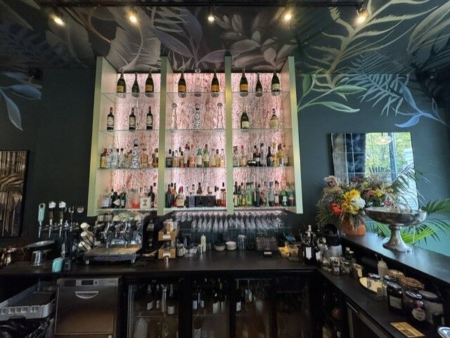 Leasehold Cocktail Lounge & Kitchen Located In Leamington Spa