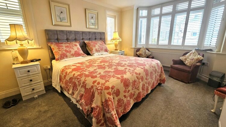 10/10 Rated Holiday Letting Home & Income - Sea Views