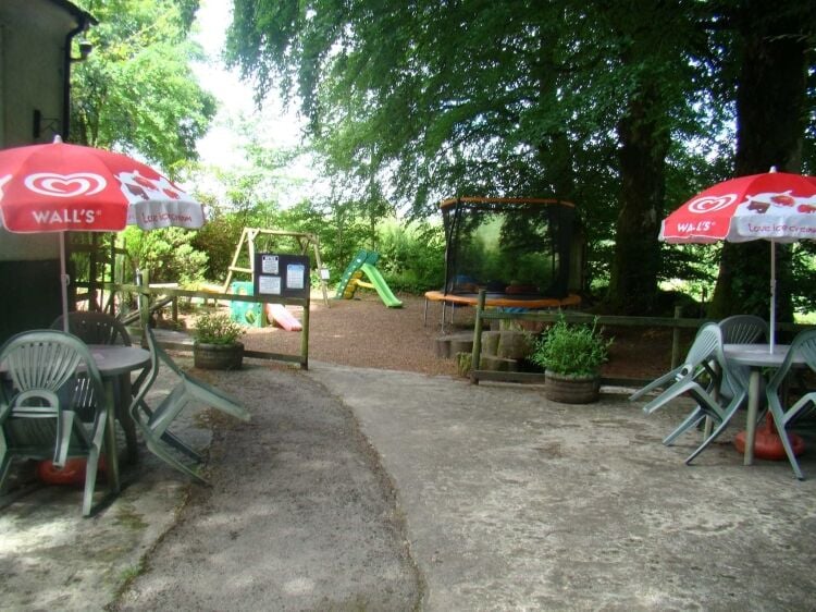 TOURIST ATTRACTION – GIFT/SOUVENIR RETAIL, ORNAMENT RETAIL & MANUFACTURING, SNACKS & GARDENS