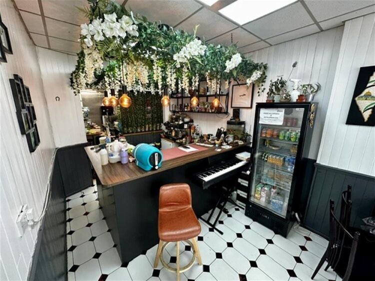 LEASEHOLD ASIAN RESTAURANT