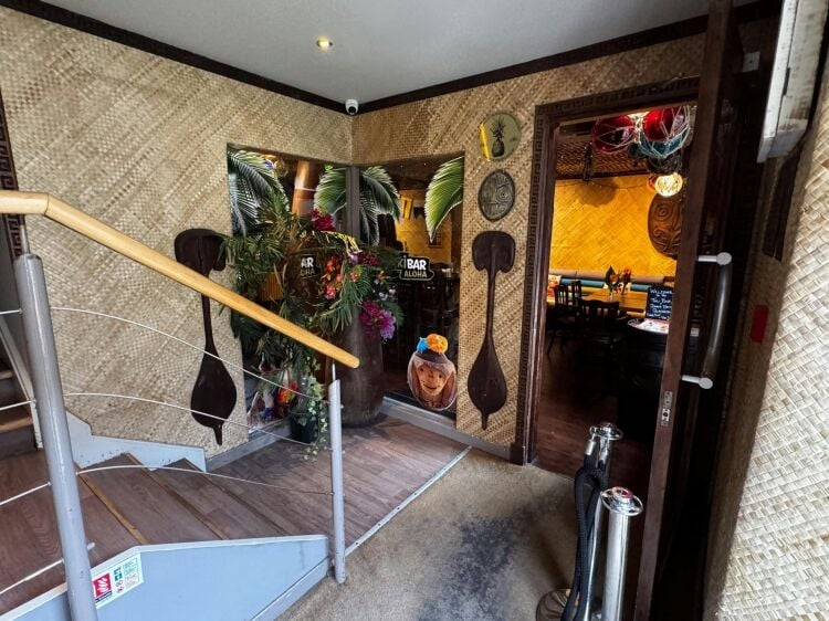 Tiki Bar & Darts Den for sale in Glasgow City Centre with cocktails, Thai cuisine, and darts. Photo 5