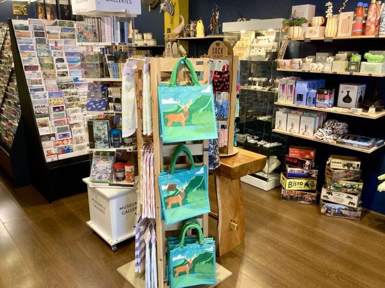 AWARD WINNING GIFTS & GREETING CARDS OUTLET Photo 5