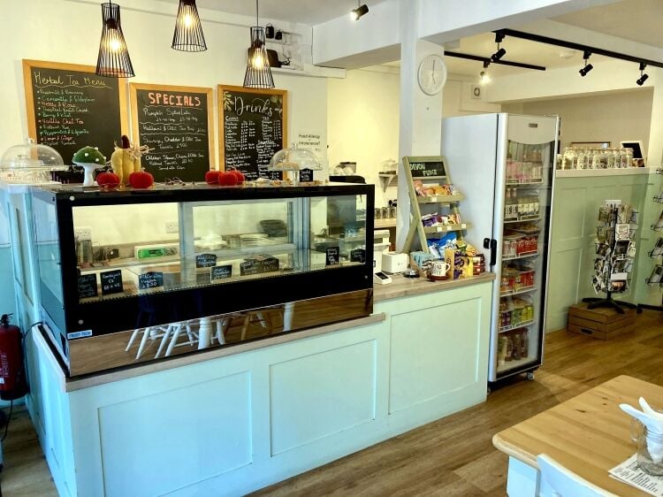 DAYTIME CAFÉ/COFFEE SHOP