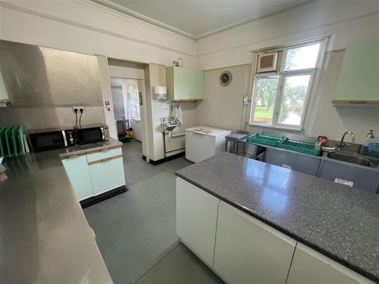 Seaside Town 19-Bed HMO with Extensive Owners Accommodation For Sale in Paignton