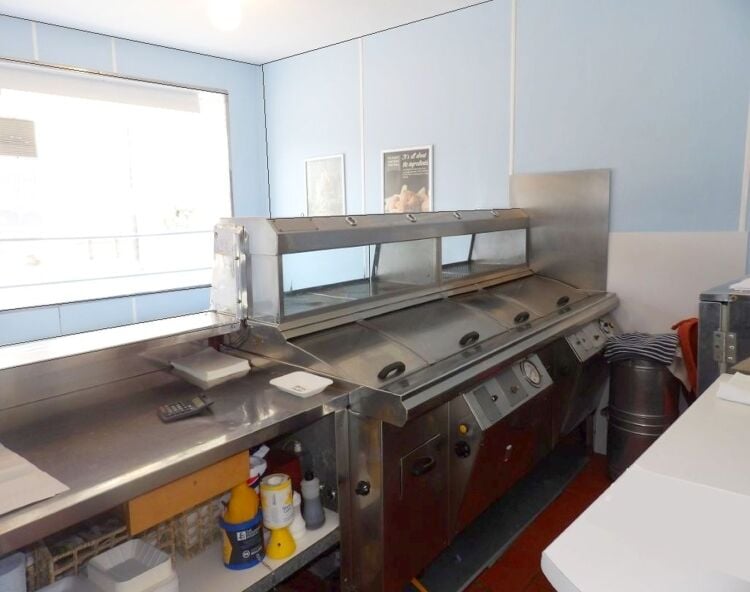 Freehold fish & chip takeaway operating just 2 lunchtime and 1 teatime due to health issues Photo 5