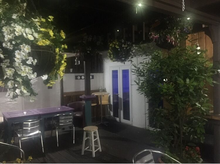 CAFÉ BAR