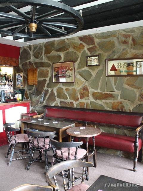 CARMARTHENSHIRE - SUBSTANTIAL WELL APPOINTED PUBLIC HOUSE & RESTAURANT