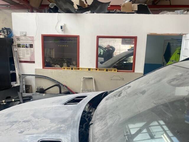 Vehicle mechanics and body repair centre for sale in Perivale Photo 6