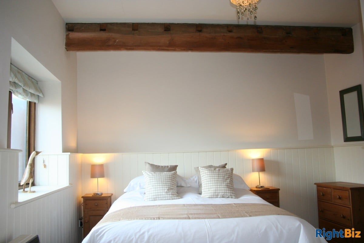 HOLIDAY COTTAGE COMPLEX IN THE HEART OF THE NORFOLK BROADS