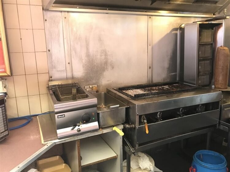 THRIVING KEBAB/PIZZA & FASTFOOD CAFE/TAKEAWAY & DELIVERIES IN FALLOWFIELD Photo 6