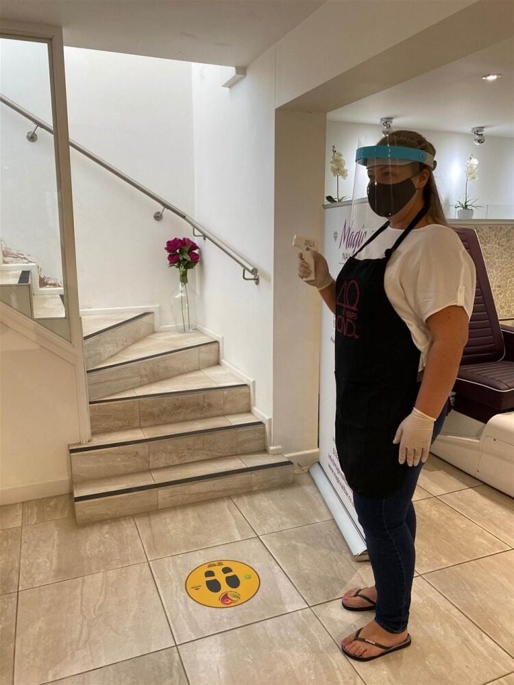 COSMOPOLITIAN NAIL BAR & BEAUTY SALON ON WATFORD HIGH STREET TOWN CENTRE