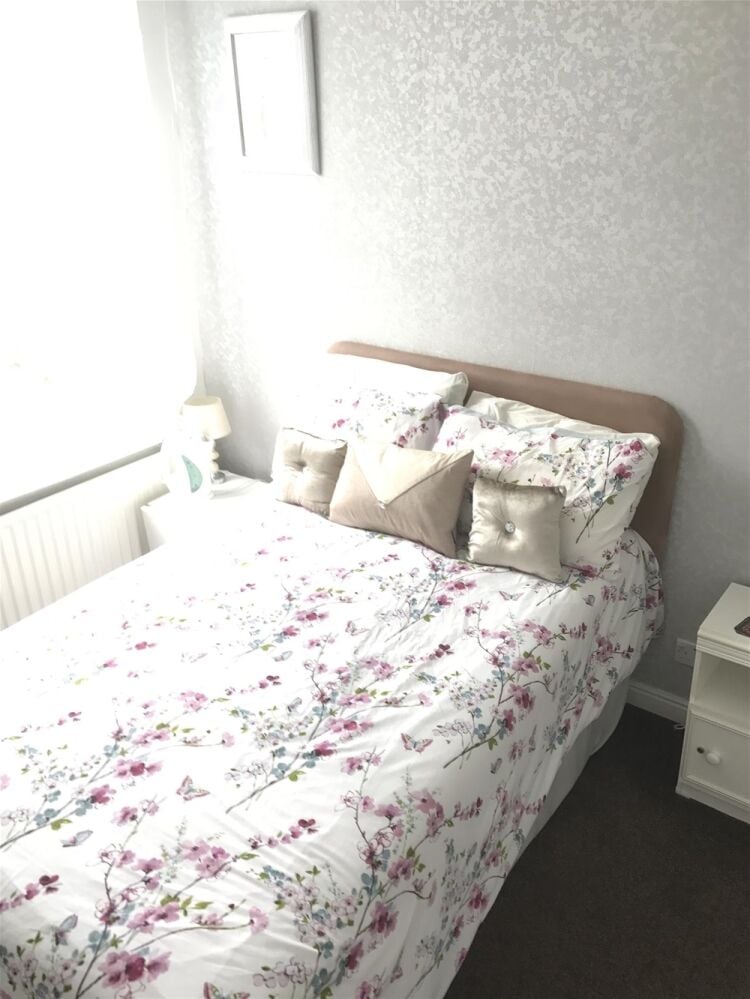 CHARMING 14-BED GUEST HOUSE WITH PRIVATE ACCOMMODATION IN SOUTH SHIELDS Photo 6