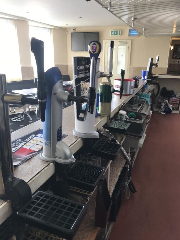 FREEHOLD PUBLIC HOUSE & FUNCTION VENUE IN ARMADALE TOWN CENTRE