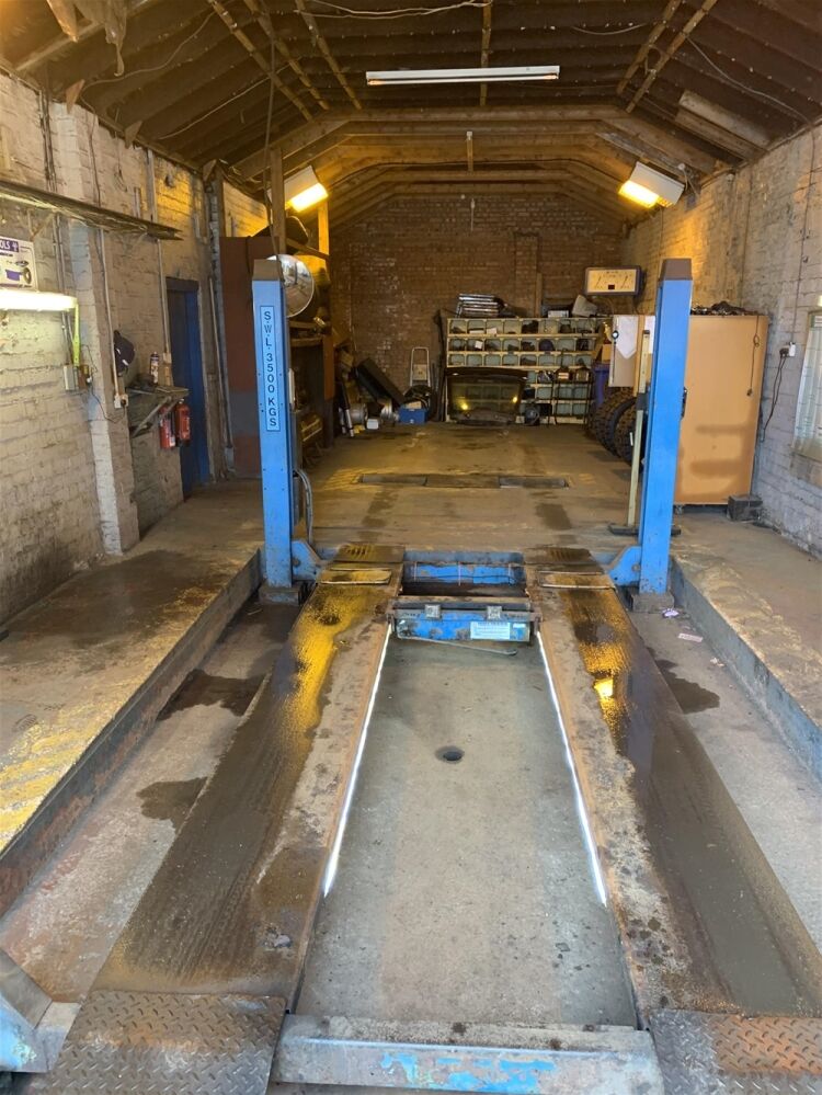MOT TESTING & TYRE CENTRE IN BUCKHAVEN/FIFE Photo 6