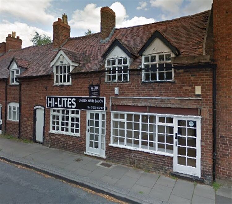FREEHOLD VILLAGE UNISEX HAIR SALON IN THE WEST MIDLANDS Photo 6