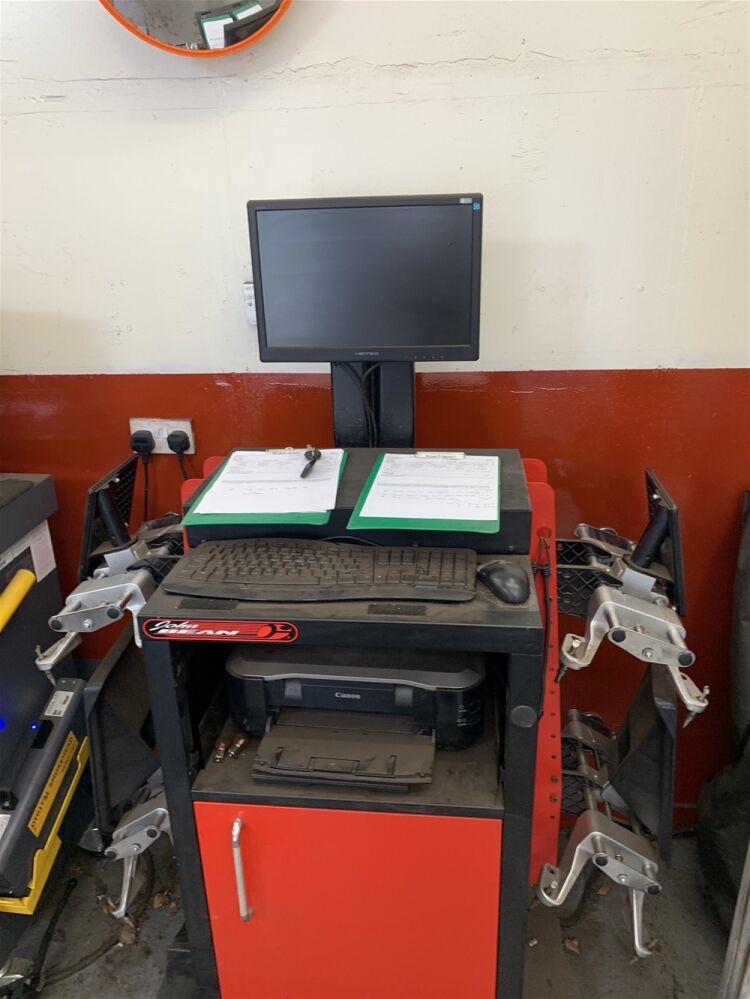 FREEHOLD MOT TESTING & REPAIRS CENTRE IN EDINBURGH Photo 6