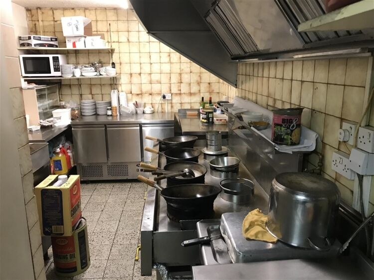 FREEHOLD LICENSED RESTAURANT WITH FAMILY APARTMENT IN DYFED WALES Photo 6
