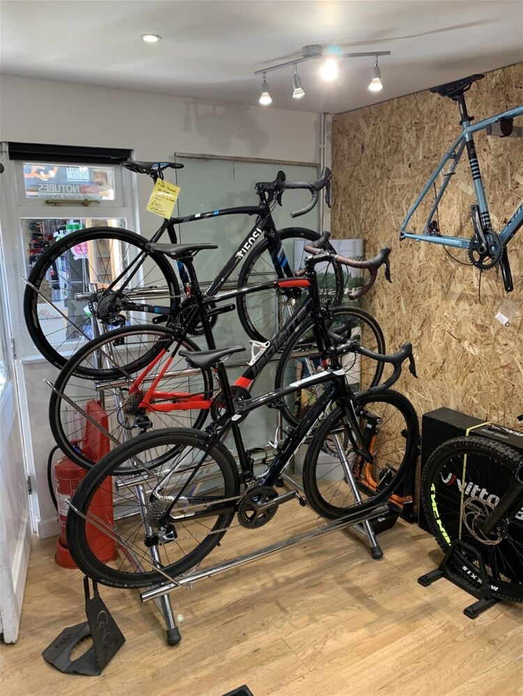 VILLAGE CYCLE SALES/HIRE & REPAIRS CENTRE NEAR AYLESBURY