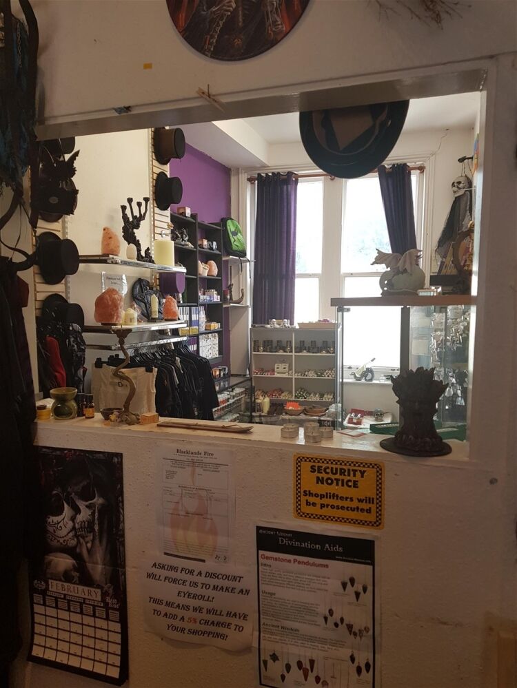 UNIQUE RETRO CLOTHING & GIFTS EMPORIUM IN EASTBOURNE