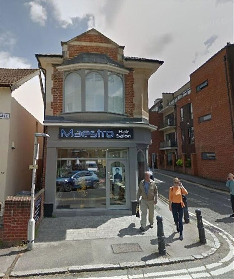 SUPERB UNISEX HAIR & BEAUTY SALON IN GUILDFORD TOWN CENTRE Photo 6