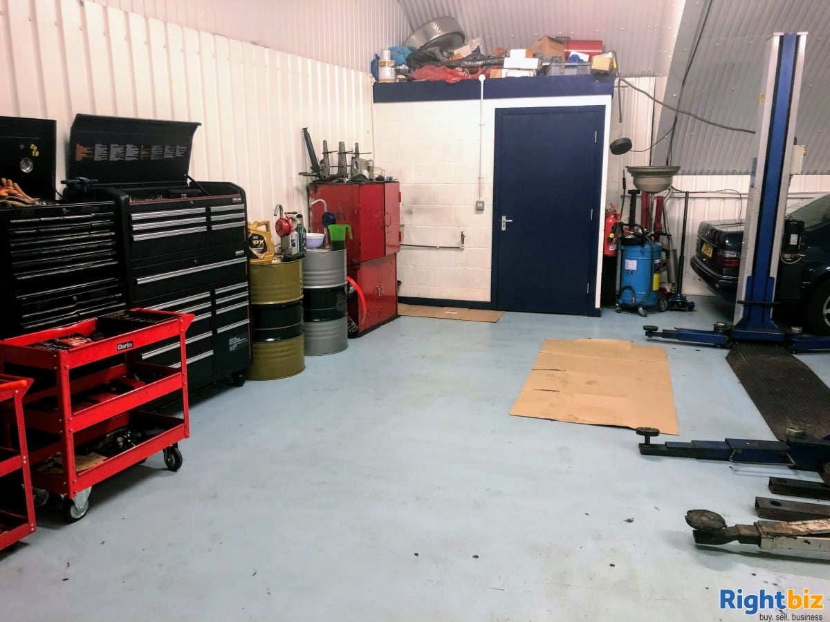 MOT & Car Servicing Centre in Hackney, North - East London