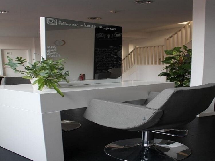 Well-Run Beauty Salon – Strong Reputation & Regular Client Base