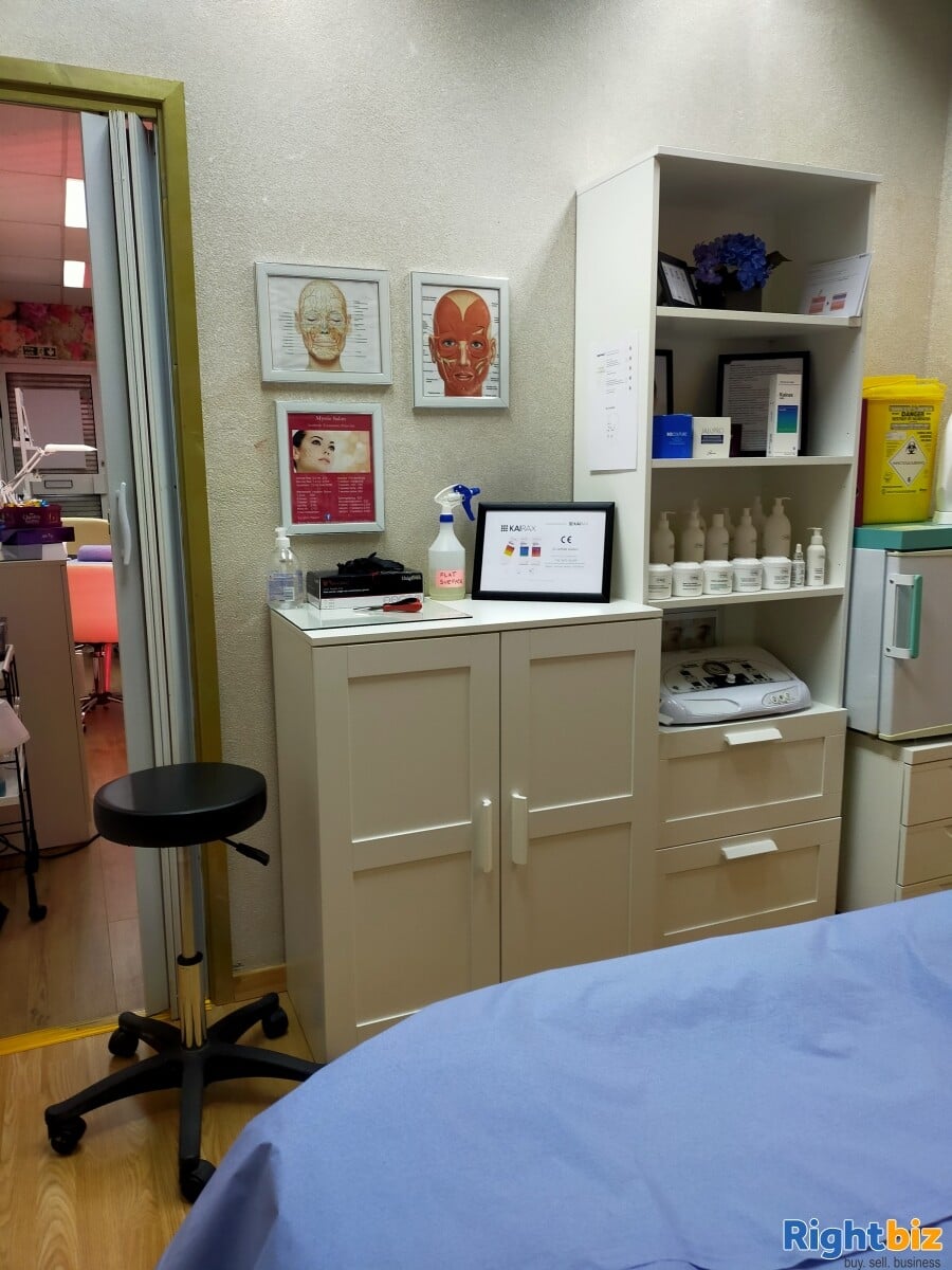 Outstanding Beauty Salon to sell Est. 2008 fully operational with expansion potential Photo 6