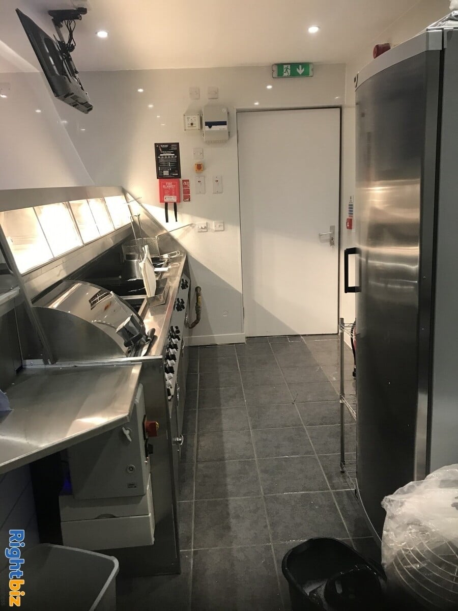 Newly built Chipshop/kebab/pizza takeaway for rent Or lease