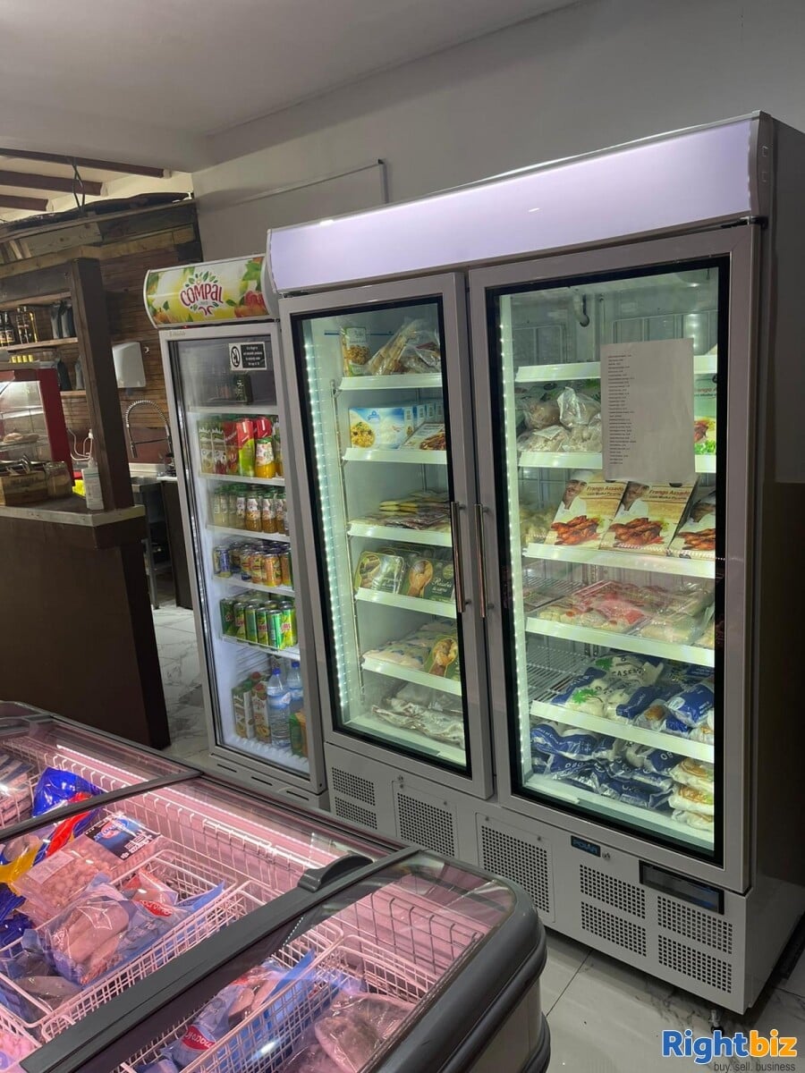 Groceries, Butcher, and Coffee Shop in North Finchley, London. Photo 5