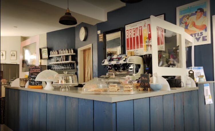SUPERB COFFEE SHOP & WINE BAR WITH HUGE POTENTIAL IN CALNE/WILTS