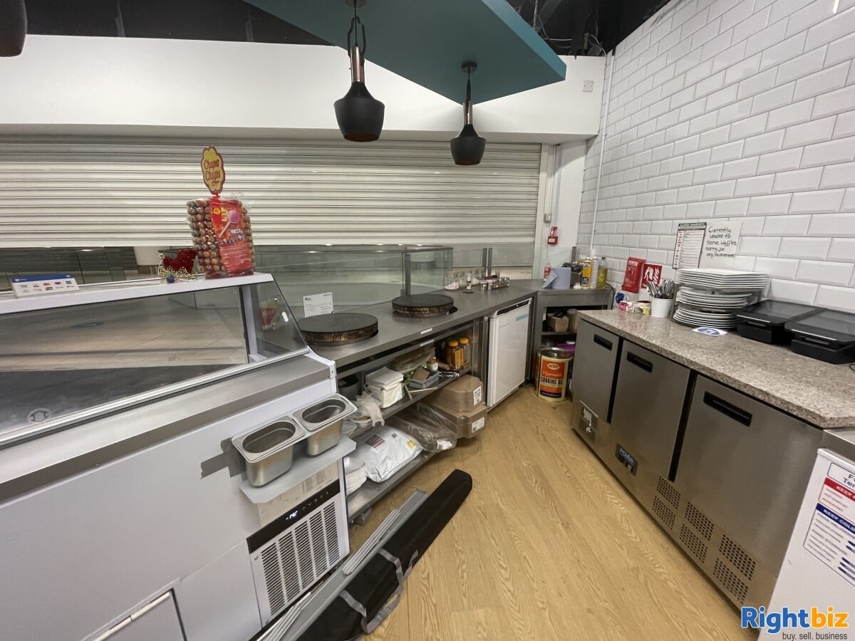 Beautiful Crepe / Waffle unit in a food court.