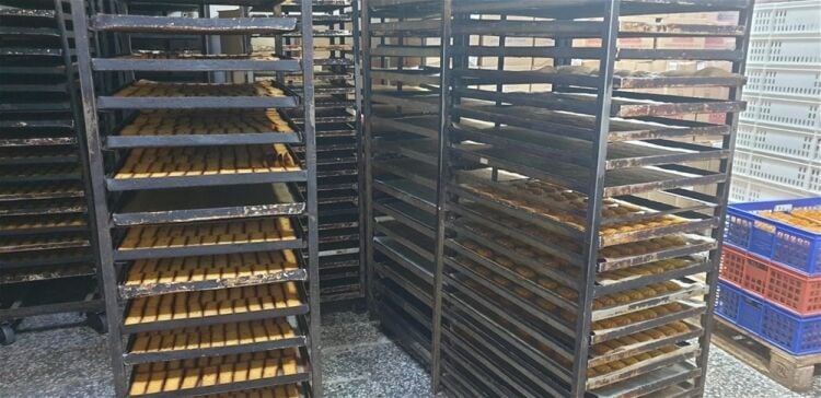 A BAKERY FOCUSING ON WHOLESALE PRODUCTION OF ASIAN AND ENGLISH BAKED CONFECTIONERY