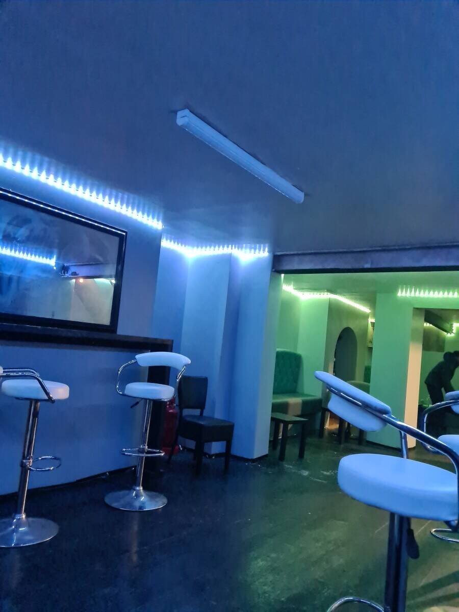 Leasehold Well Equip and furnished restaurant Business for sale Photo 6
