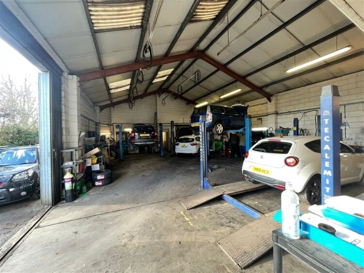 A REPUTABLE PROVIDER OF CAR MOTS, REPAIRS AND SERVICING Photo 6