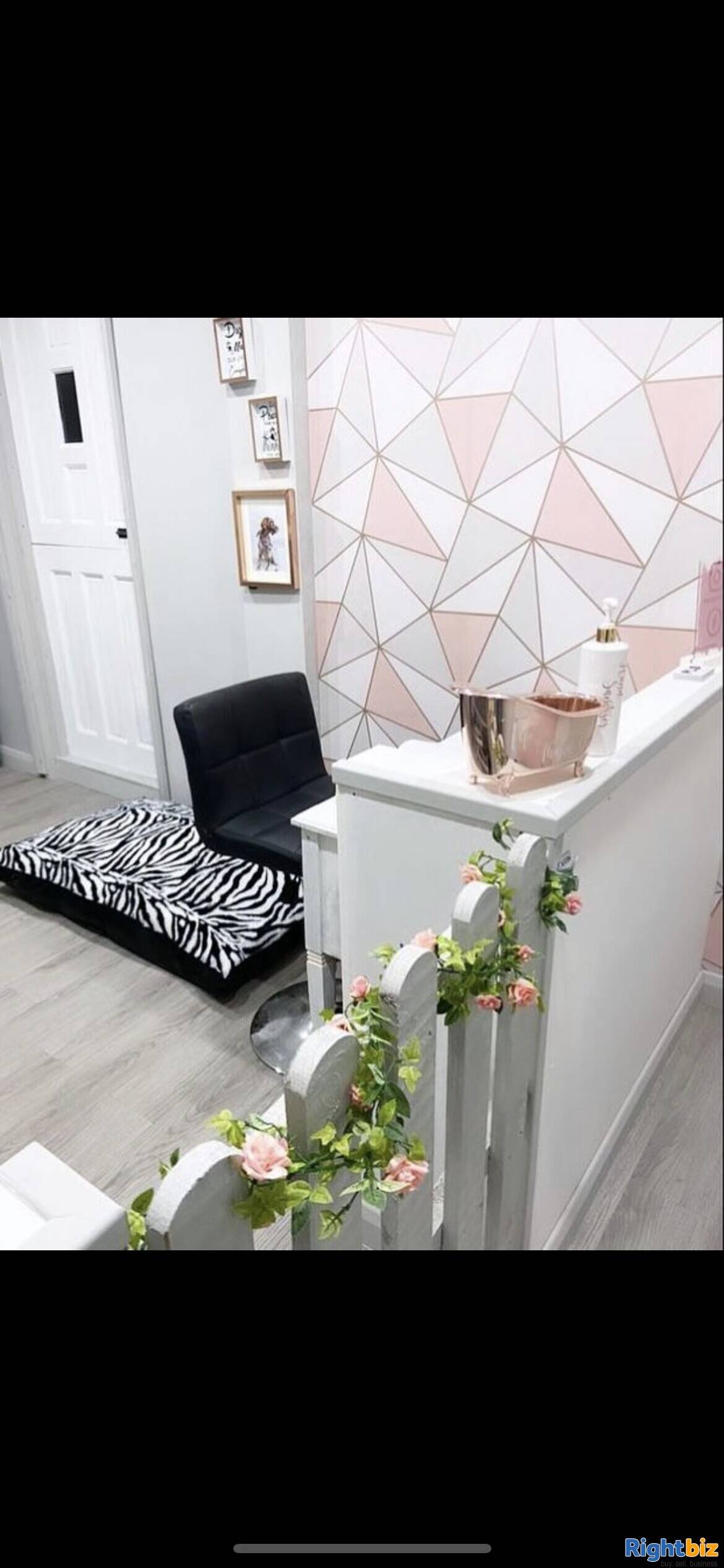 House with grooming parlour